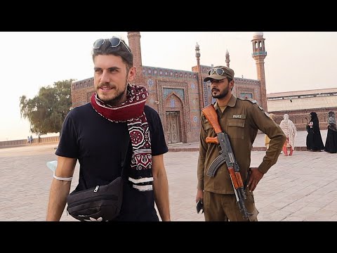 Bu Şehri Sadece "SİLAHLI KORUMA" İle Gezebilirsin |  Pakistan  🇵🇰- 93