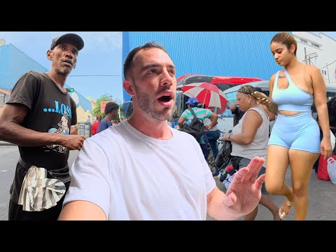 BURADA HERKES HER ŞEYİ SATIYOR - Dominik Cumhuriyeti 🇩🇴