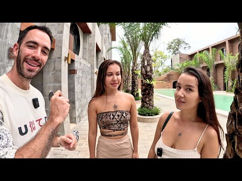 RUS KIZLAR BİZİ EVE ÇAĞIRDI! (Bali'de Rus Mahallesine Girdik)