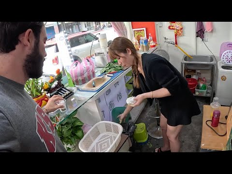 TAYVANLI KADIN Bana 'ENERJİ VEREN' Bir CEVİZ İKRAM ETTİ 🇹🇼