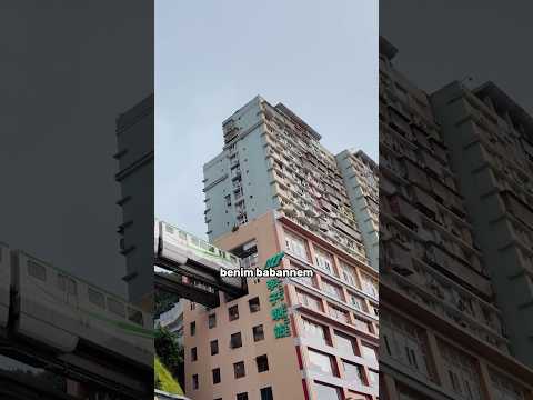 Apartmanın İçinden Geçen Tren - Chongqing | Çin