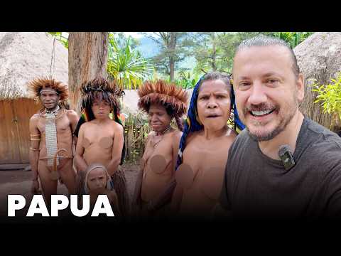 Papua'nın Elbise Giymeyen Kabileleri