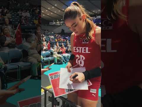 ZEHRA GÜNEŞ Japon hayranıyla buluşuyor - Filenin Sultanları