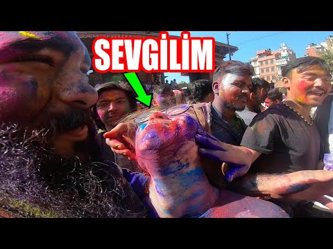 Nepalliler Bu Zamanda Bile Durmadı !! (HOLİ FESTİVALİ) ~267