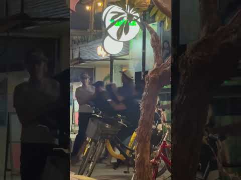 Bali’de Sokak Kavgası