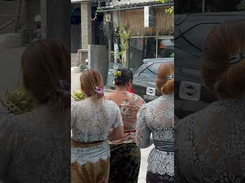 Bali Kadınları Ritüeli