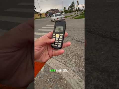 iPhone 16 Reklamlarını Seyrederken