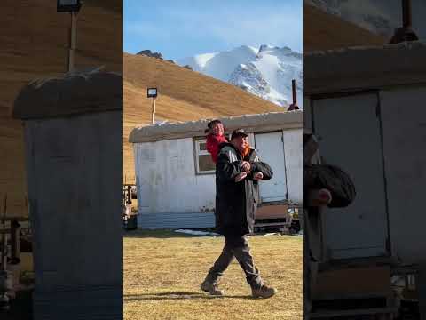 Kırgızistan’ın Al Yanaklı Kızı