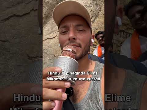 Hindu Tapınağında İlahi Show