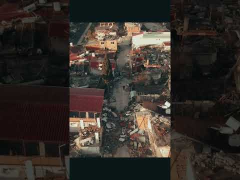 Yıkık Binalar Arasında Eve Dönüş