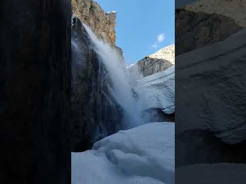 Karlar Altında Büyülü Bir Yer - Aras şelalesi