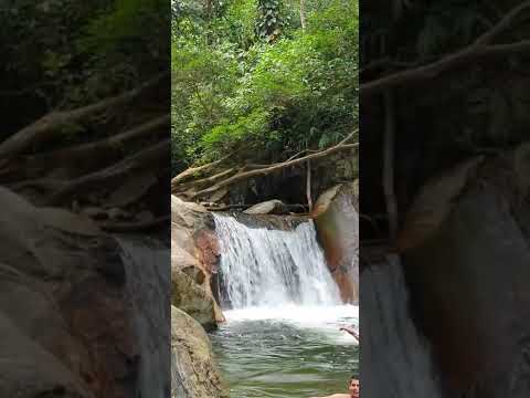 Şelaleden Balıklama Atlamak - Kolombiya Tabiatı