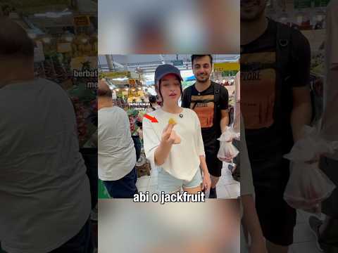 Kardeşime Tayland’ın en kokulu meyvesini ikram etmişler! Haberi Yoktu!