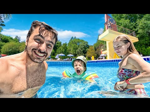 Türkiye’de Çocukluğumun Havuzuna Ailemle Gittim! Heyecan Hâlâ Aynı!