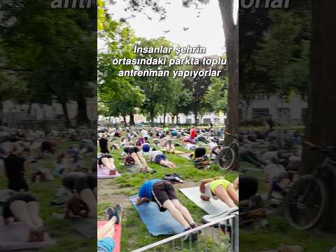 Yüzlerce Kişi Parkta Bunun için Toplanmış!