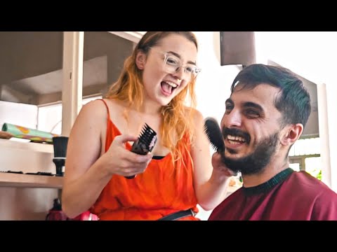 İskoç Kız Evinde Tıraş Etti ! (Tam bir usta)