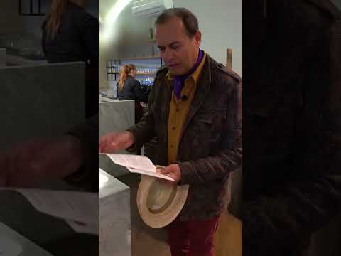 Pizzanın Değil Domatesin Menüsü Var! - Ayhan Sicimoğlu #shorts