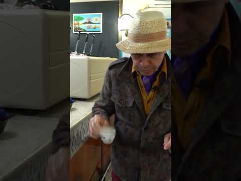 Napoli'de Kahve Nasıl İçilir?☕| Ayhan Sicimoğlu #shorts