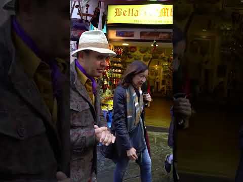 Napoli'nin Kapalıçarşı'sı 🏛 | Ayhan Sicimoğlu #shorts