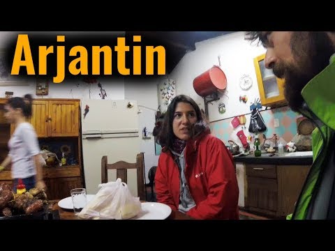 Türkiye'den Arkadaşımla Sokakta Tanıştığımız Adamın Evinde Kaldık! #24