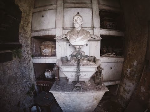 Dünyanın En İlginç Mezarlığı! (Recoleta Mezarlığı - Arjantin) #14