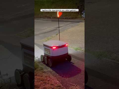 Eve siparişi robot getiriyor.