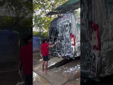 Laos’ta karavanın nasıl yıkandı? #laos #karavan #dünyaturu