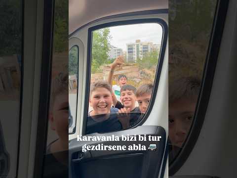 Abla bizi karavanınla bi tur gezdirsene 🚐 #karavan #mutluluk #çocuklar