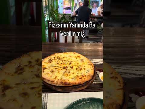 Pizza Yerken Bal mı Yenir? İlk Kez Denedim!