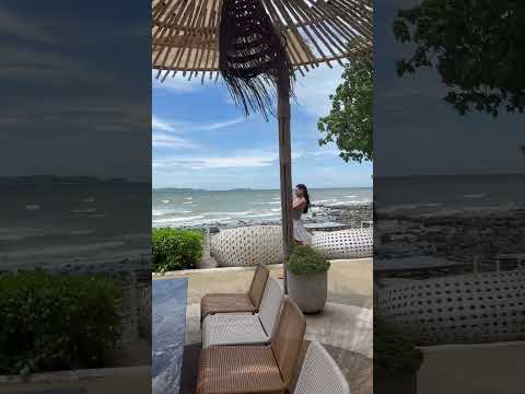 Pattaya’da Denizin Kenarında Harika Bir Kafe