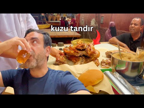 Fas Marakeş’te tajin ve kuzu tandır (ustalarından)