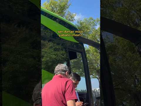 Almanya’da ırkçı dayı şoföre bağırıyor 🤬