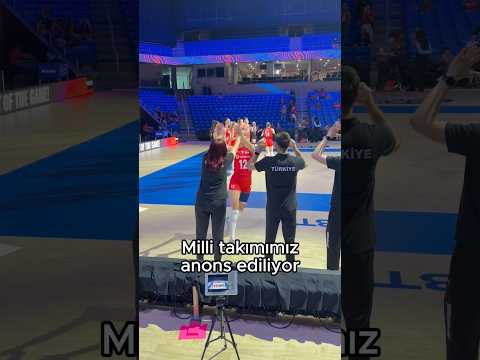 Milli takım oyuncuları anons ediliyor 🇹🇷