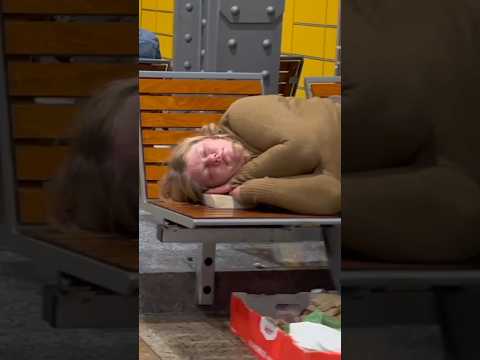 Almanya evsiz dolu 🥹