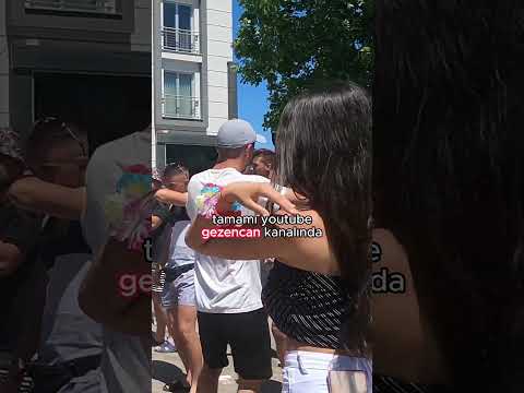 montenegro'da gençler coşuyor