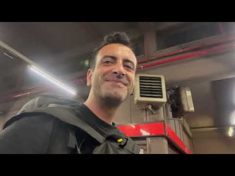 Milano'da mülteciler kavga ediyor, polis yok! 🇮🇹