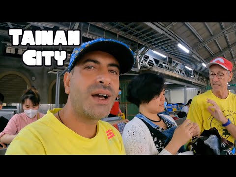 Kız Arkadaşım ve Eski Oda Arkadaşım Beni Gezdiriyor 🇹🇼