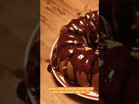 Kalabalık evde çikolatalı kek yapılırsa..