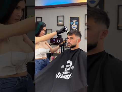 Tayland’da ünlü kadın berbere tıraş oluyorum.. 🇹🇭 #shorts