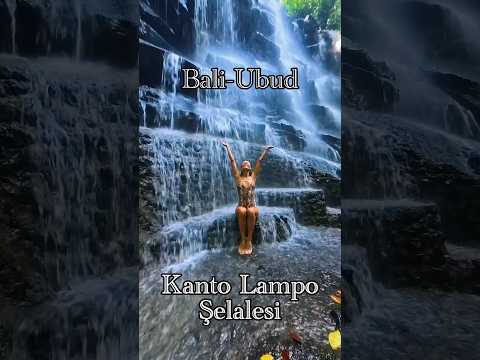 Herkesin fotoğraf çektirmek için beklediği Kanto Lampı Şelalesi. #bali #travel #solotravel