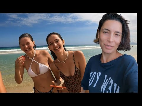 Brezilya Sahillerinde Bileklik Satarken Kızların İLGiNÇ İsteği  🇧🇷